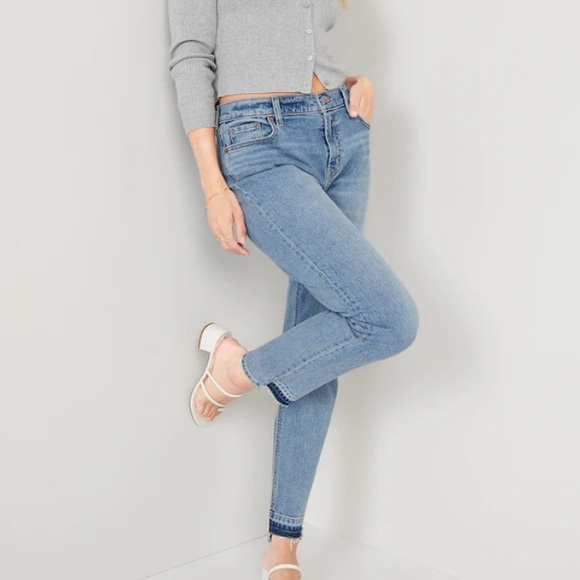 Old Navy Boyfriend Jeans - Picture 3 of 4